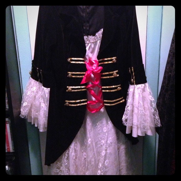 Holloween plus size pirate costume