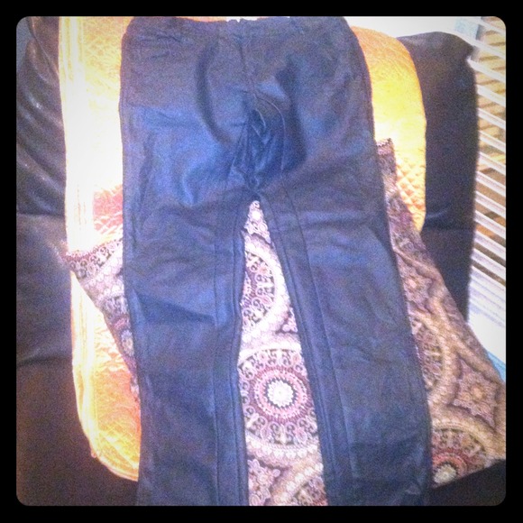 Skinny leather pants