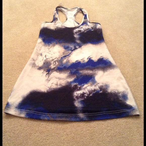 Lululemon racer back size 6 tank