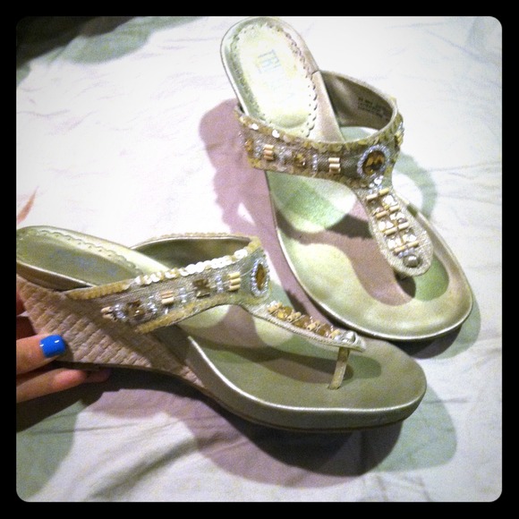 Light gold, decorative, wedge sandals!! Comfy!