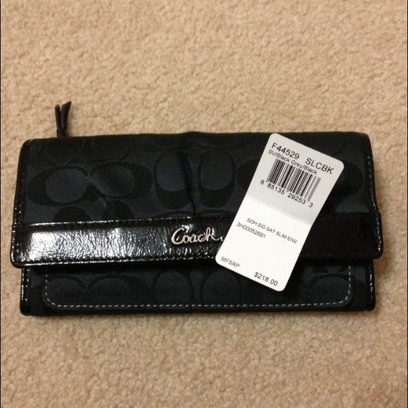 Coach wallet - Picture 1 of 4