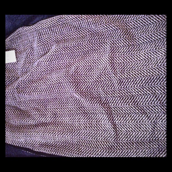 NWT black/white lined skirt