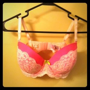 🎉REDUCED!🎉Victoria's Secret Demi Bra.