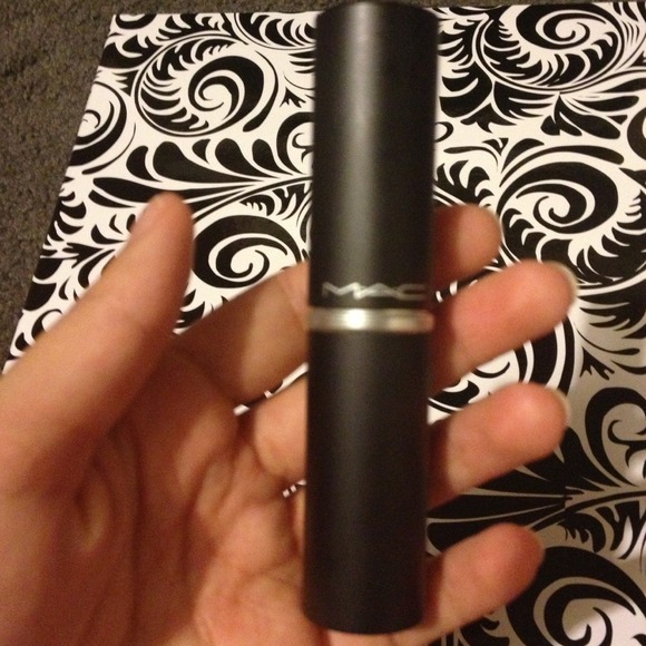 🎉SOLD Bundled MAC Colouring Stick Spicy - Picture 3 of 3