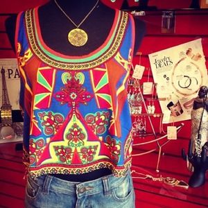 Super hot sexy Top! Dress it up or down!!