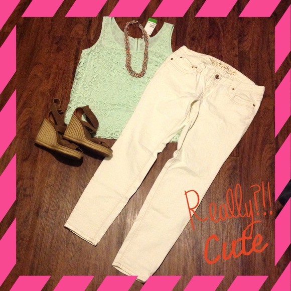 Sold// Express Stella Jeggings