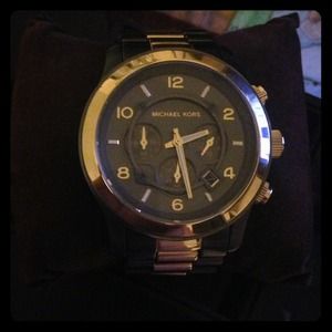 Authentic Micheal Kors watch (oversized runway)