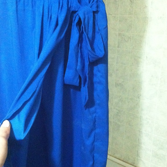 ↘REDUCED↙Absolutely beautiful dress - Picture 2 of 4