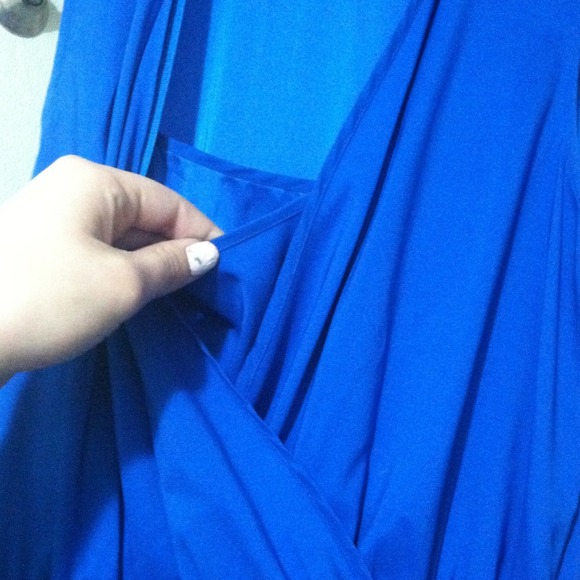 ↘REDUCED↙Absolutely beautiful dress - Picture 3 of 4