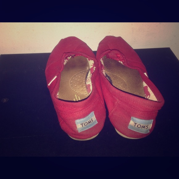 Toms