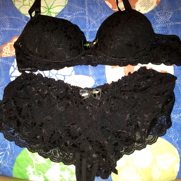 Brazilian ruffle style all black bra and pantie!