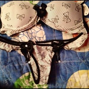 Brazilian style bow bra and pantie!