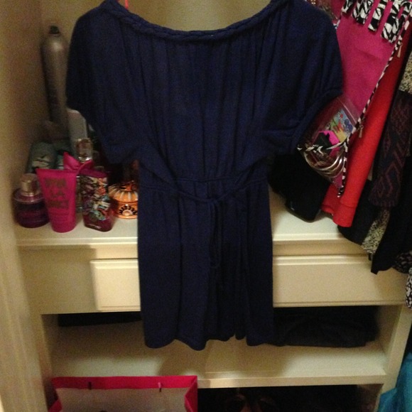 Cute navy blue top! Braided neck top! - Picture 2 of 4
