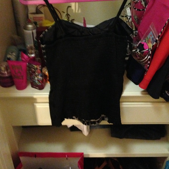 Black, white & grey leopard top! - Picture 2 of 2