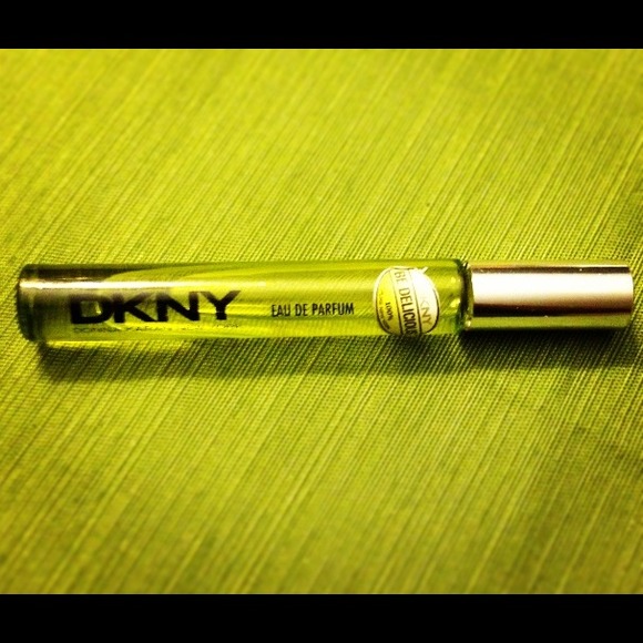 REDUCED DKNY BE DELICIOUS EAU DE PARFUM ROLLERBALL