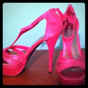 Pink heels 🎀👠
