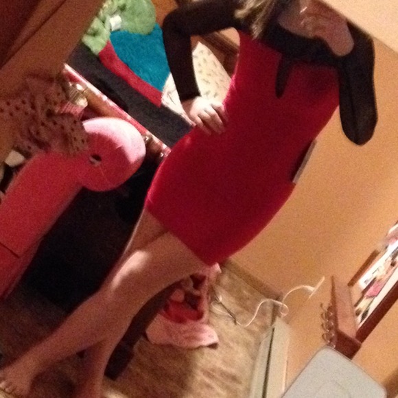 ⛄️RESERVED⛄️LULU E. BEBE tight red dress😍