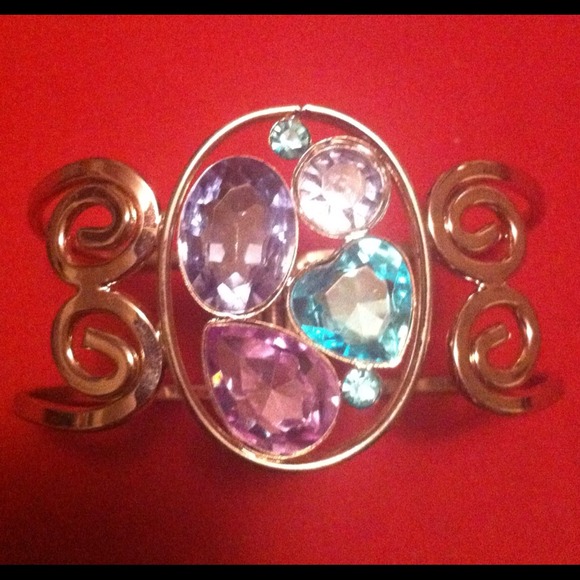 TRADED W/debbieks613 Silver Toned Jeweled Bracelet