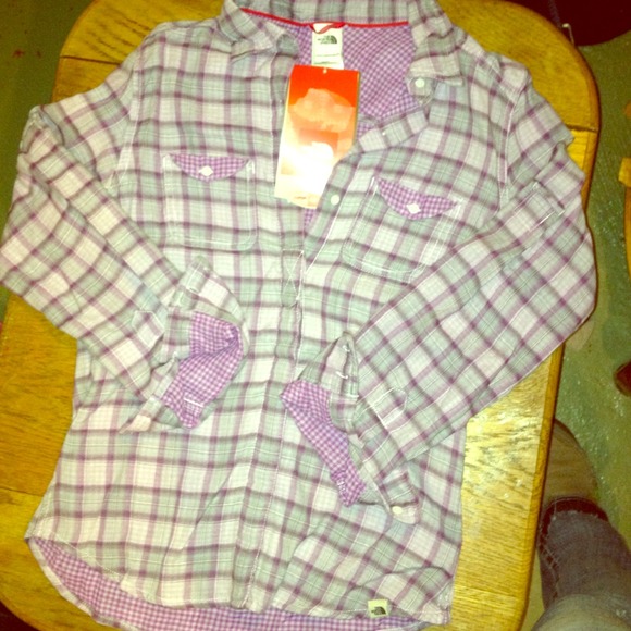 Northface Purple buttondown/pullover