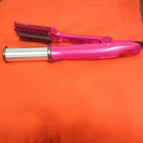 Brand new never used Instyler!! As seen on tv!!