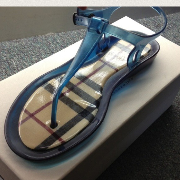 SOLD Auth. Burberry t-strap jelly sandals Sz.7/37 - Picture 1 of 4