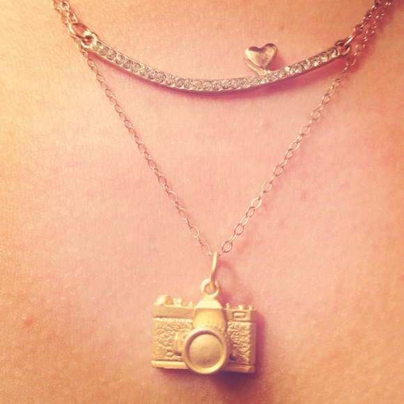 Jewelry - Golden heart Necklace