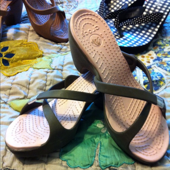 Like new croc wedges