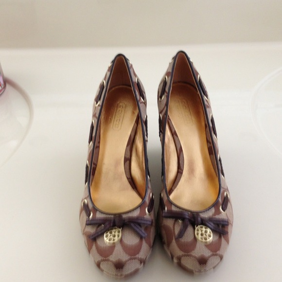 Size 6 Coach wedges
