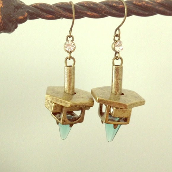 Jewel mint earrings