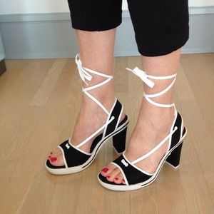 Too cute! Criss cross high heel sandals