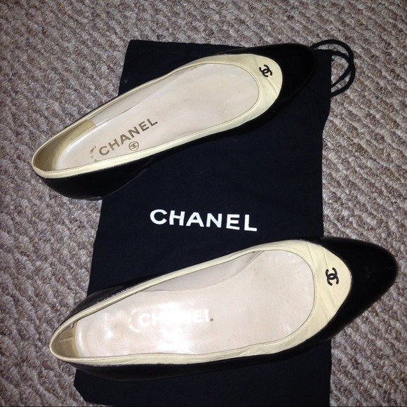 💯Auth Chanel Flats Nude/black size 71/2 - Picture 2 of 4