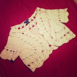 Cropped cardigan thing