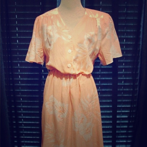 SOLD Vintage Peach Floral Dress