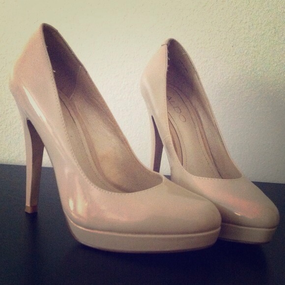 Aldo nude heels