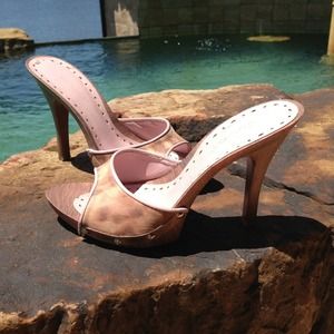 🌟bUNDLED🌟BCBG heels size 5.