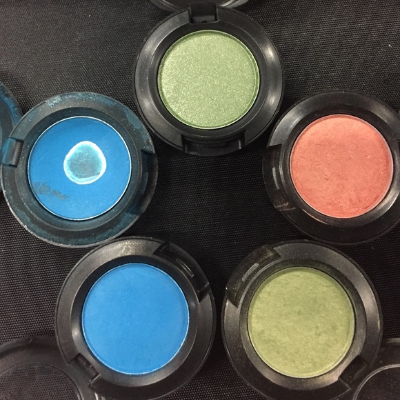 Mac eyeshadows. - Picture 2 of 4