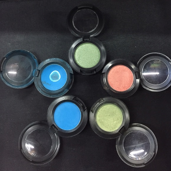 Mac eyeshadows. - Picture 3 of 4