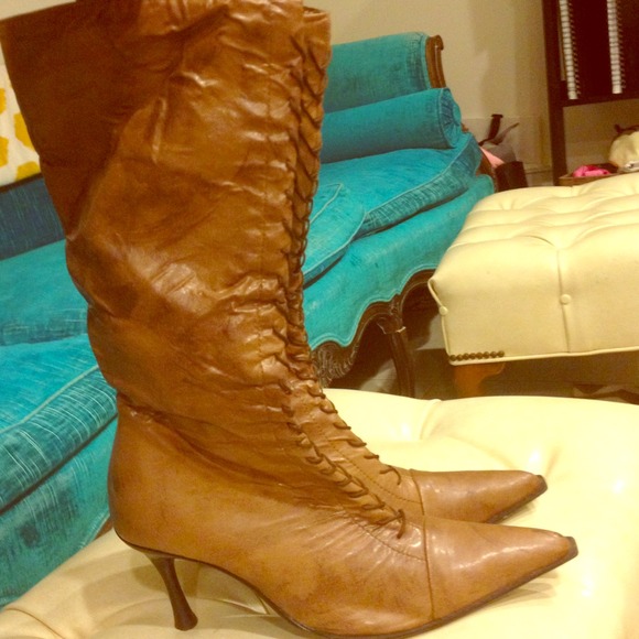 Brown lace up boots - Picture 1 of 2