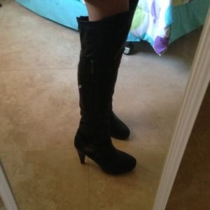 Guess boots