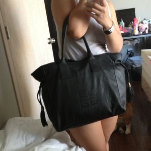 🚫Extra pic of givenchy faux leather bag🚫