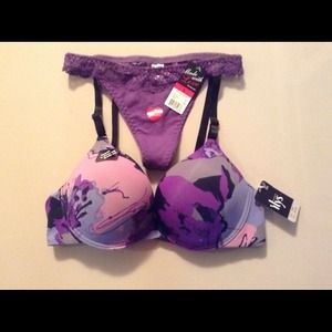 NWT New 38C Floral Bra/Panties Set Sexy Woman