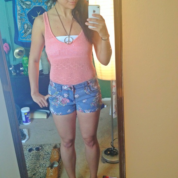 Peach crochet tank - Picture 2 of 4