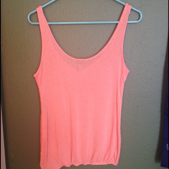 Peach crochet tank - Picture 4 of 4