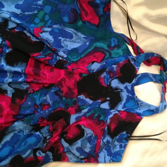 ❤Sold❤Express top - Picture 2 of 3