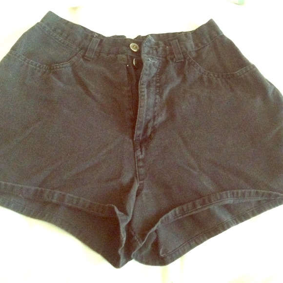 Sold Black highwaisted shorts!!