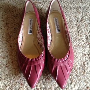 Kitten pointy toe heel!