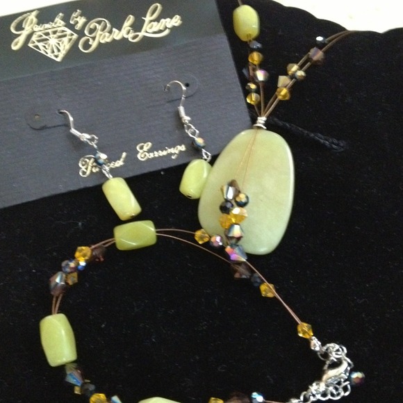 Jewelry trio Necklace, earrings, bracelet💍 - Picture 2 of 2