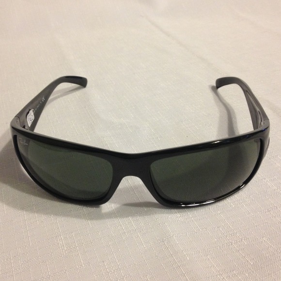 🌟SOLD🌟 Authentic Ray Ban Sunglasses