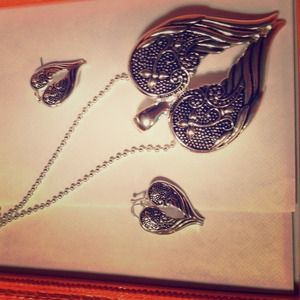 Gorgeous heart and wing set!