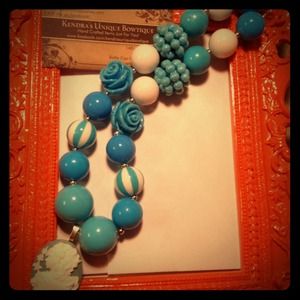 The new fashion! Chunky necklaces for all ages!